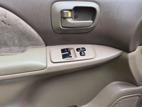 Used 2001 Toyota Sienna XLE image 26
