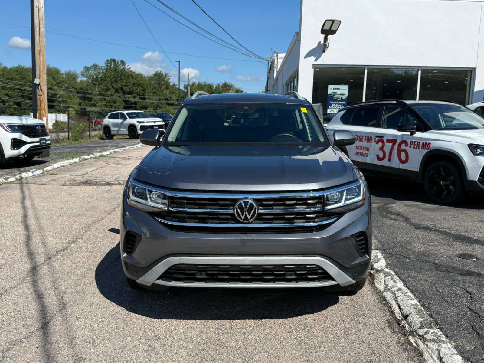 Used 2022 Volkswagen Atlas SEL AWD/4WD image 2