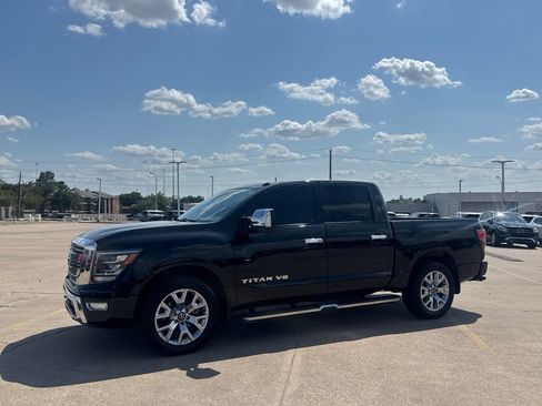 Used 2020 Nissan Titan SL w/ Moonroof Package RWD image 11