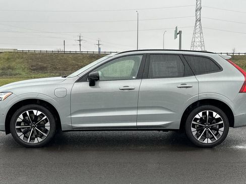 New 2026 Volvo XC60 T8 Plus w/ Protection Package Premier image 6