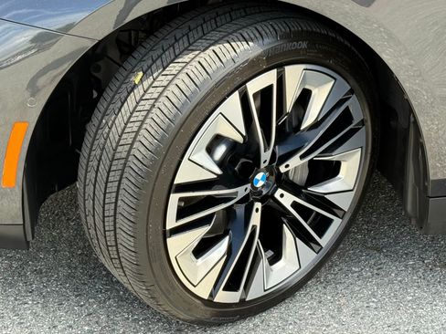 Certified 2024 BMW 530i w/ Premium Package RWD image 18