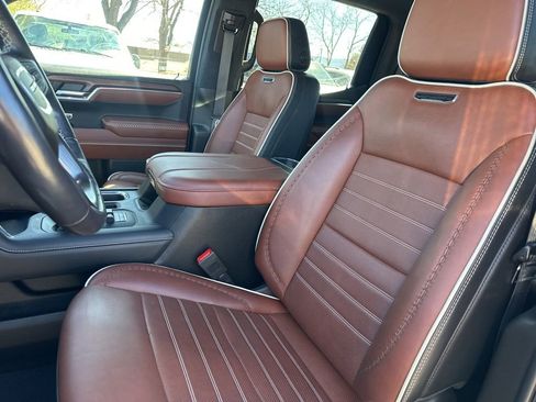 Used 2023 GMC Sierra 1500 Denali Ultimate image 9