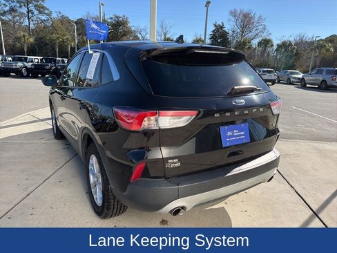 Used 2020 Ford Escape SE image 6