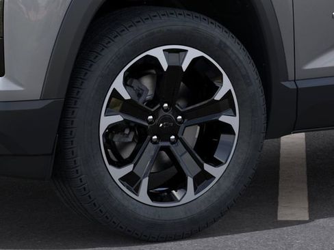 New 2026 Chevrolet Equinox LT w/ Convenience Package II FWD image 9