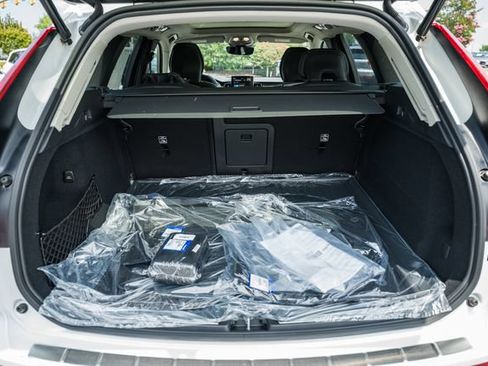New 2026 Volvo XC60 B5 Ultra w/ Protection Package Premier AWD/4WD image 10