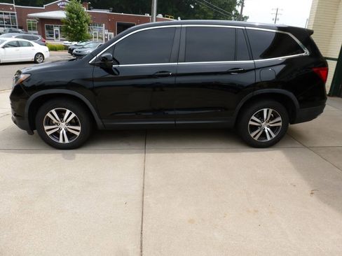 Used 2018 Honda Pilot EX image 6