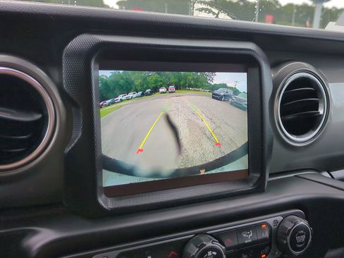 Used 2021 Jeep Wrangler Unlimited Sahara image 21