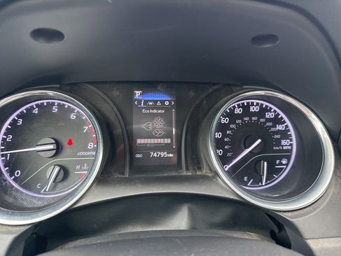 Certified 2019 Toyota Camry L image 10