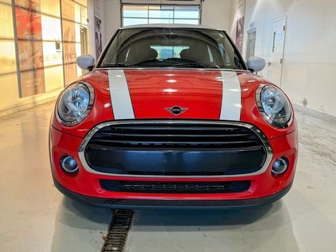 Used 2021 MINI Cooper 2-Door Hardtop image 7