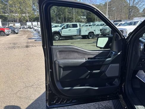 Used 2025 Ford F150 Platinum w/ FX4 Off-Road Package AWD/4WD image 19
