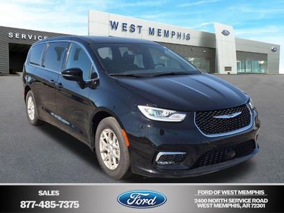 Used 2026 Chrysler Pacifica Select