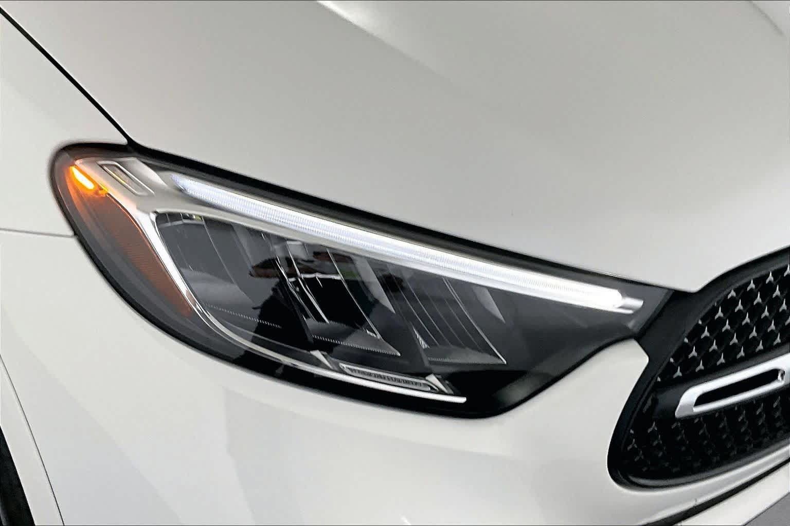 Used 2025 Mercedes-Benz GLC 300 4MATIC image 27