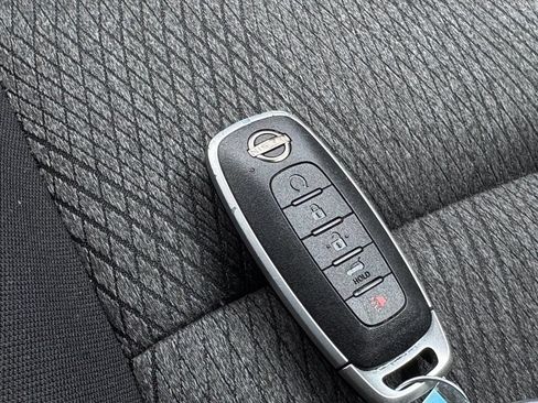 Used 2025 Nissan Rogue SV FWD image 21