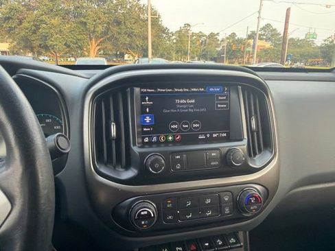 Used 2022 Chevrolet Colorado Z71 w/ Safety Package AWD/4WD image 14