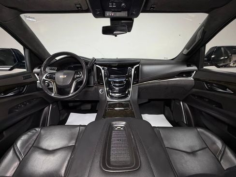 Used 2020 Cadillac Escalade ESV Platinum AWD/4WD image 26