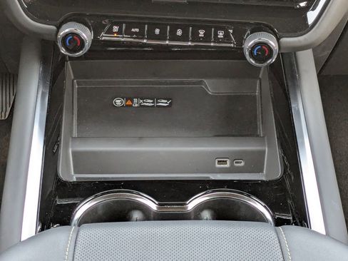 Certified 2025 Chevrolet Tahoe Premier image 24