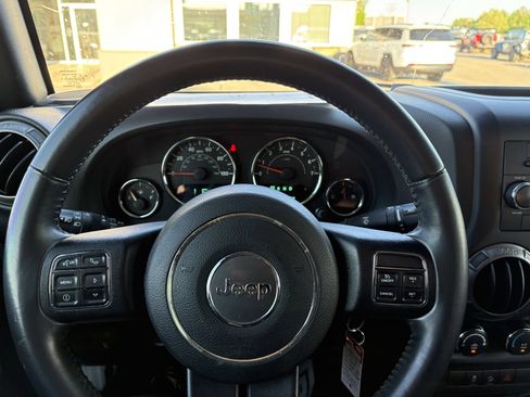 Used 2016 Jeep Wrangler Unlimited Sport w/ Quick Order Package 24S AWD/4WD image 13