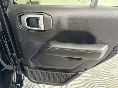 Used 2021 Jeep Wrangler Unlimited Sahara w/ Uconnect 4C Nav & Sound Group image 26