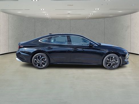 Used 2024 Hyundai Sonata SEL image 2