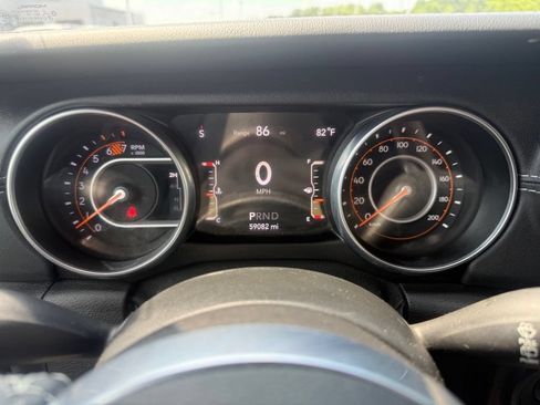 Used 2020 Jeep Wrangler Unlimited Sahara w/ Dual Top Group AWD/4WD image 21