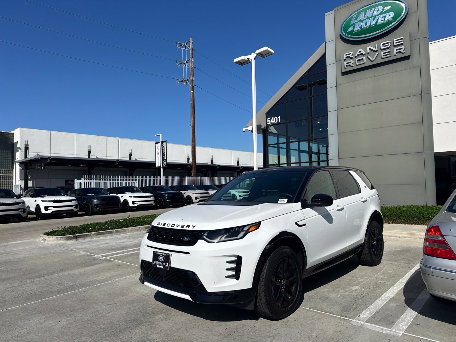 Certified 2026 Land Rover Discovery Sport Landmark AWD/4WD image 1