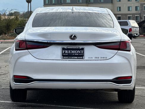 Used 2022 Lexus ES 250 w/ Accessory Package 2 image 4