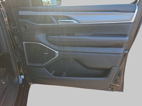 Used 2023 Jeep Wagoneer Series II image 12