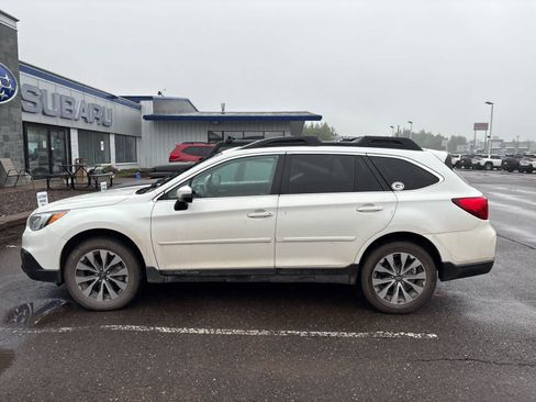 Used 2017 Subaru Outback 2.5i Limited AWD/4WD image 9