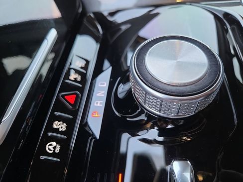 Used 2024 Jeep Wagoneer 4WD image 17