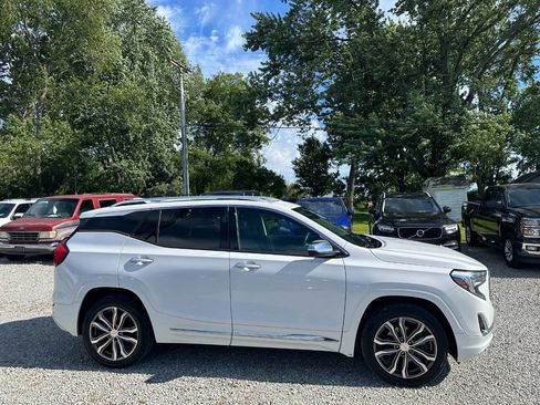 Used 2018 GMC Terrain Denali w/ Advanced Safety Package AWD/4WD image 4