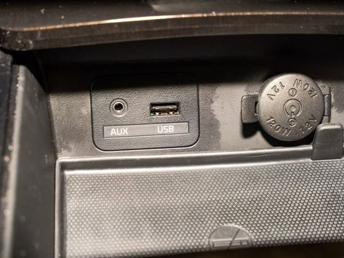 Used 2014 Kia Cadenza Premium w/ Luxury Package image 16