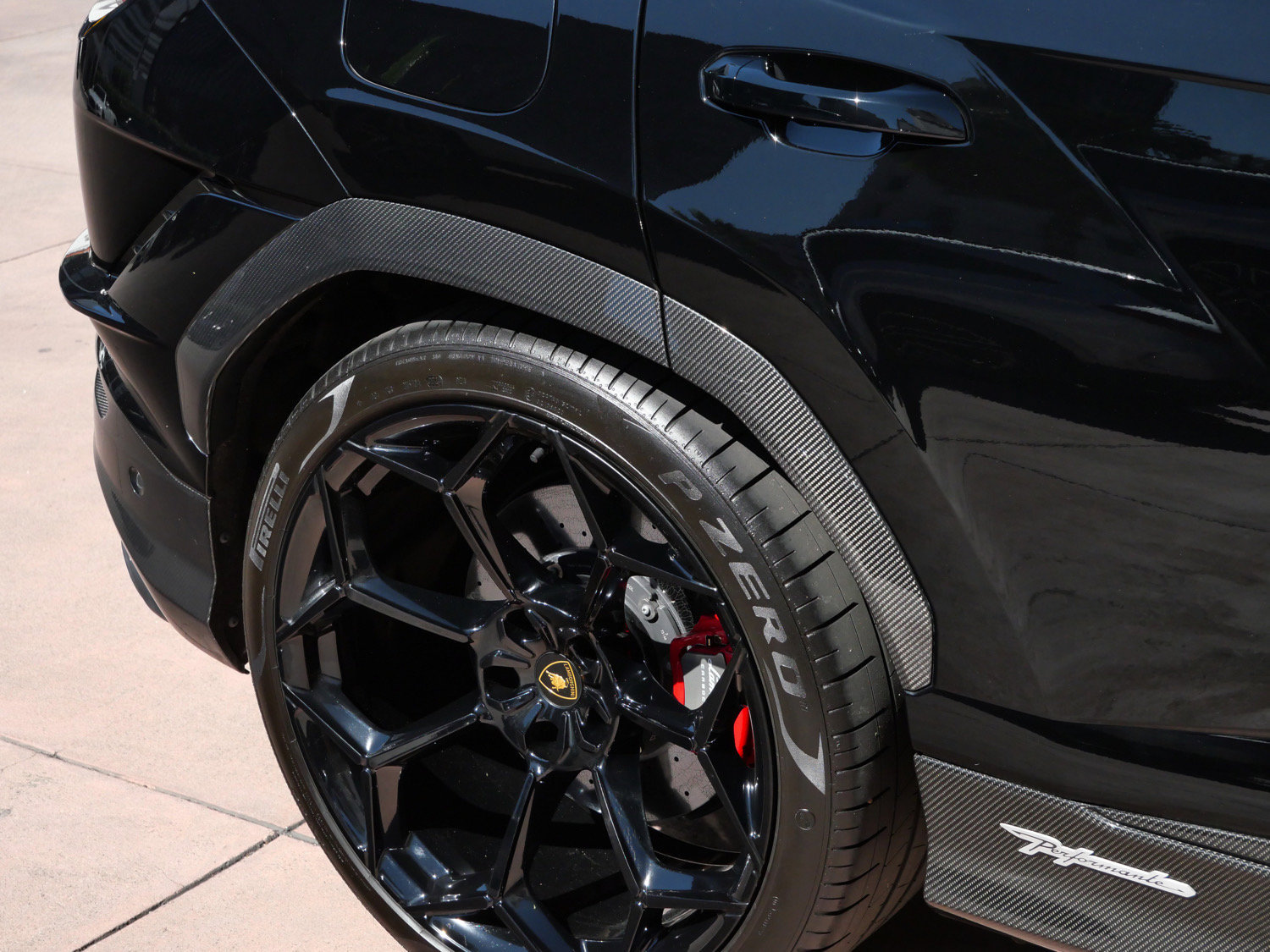 Used 2024 Lamborghini Urus Performante AWD/4WD image 30