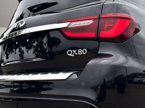 Used 2024 INFINITI QX80 Sensory w/ All-Season Package RWD image 30