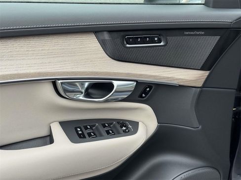 New 2026 Volvo XC90 B6 Ultra w/ Protection Package Premier image 16