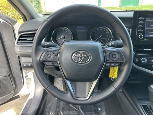 Used 2024 Toyota Camry SE FWD image 19