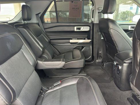 Used 2023 Ford Explorer Limited w/ Equipment Group 301A RWD image 34