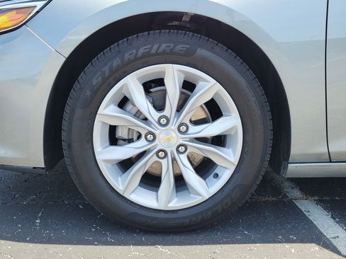 Used 2025 Chevrolet Malibu LT FWD image 9