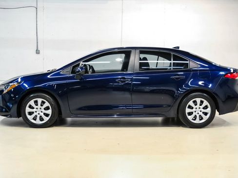 Used 2022 Toyota Corolla LE image 11