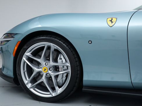 Certified 2025 Ferrari Roma Spider RWD image 17