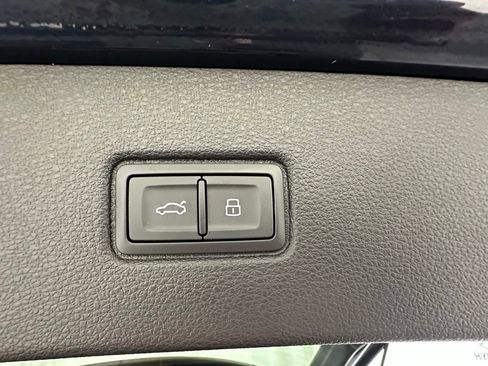 Used 2025 Audi Q7 2.0T Premium Plus image 9