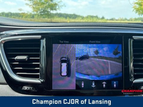 Used 2019 Chrysler Pacifica Limited w/ Tire & Wheel Group FWD image 32