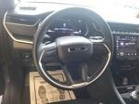 Used 2024 Jeep Grand Cherokee Altitude AWD/4WD image 24