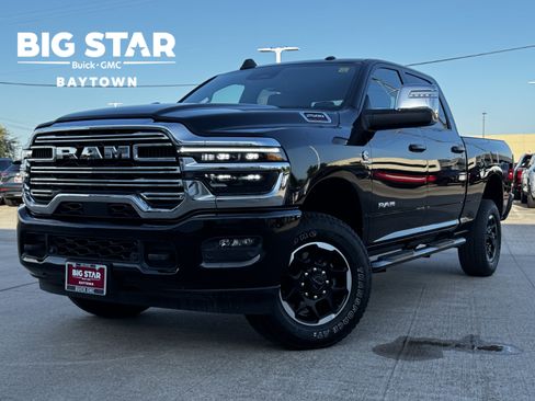 Used 2025 RAM 2500 Laramie AWD/4WD image 1