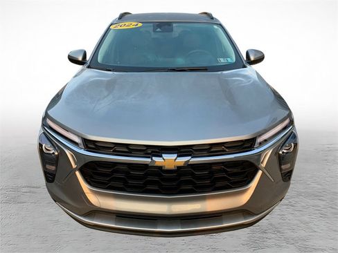 Used 2024 Chevrolet Trax LT w/ Driver Confidence Package FWD image 7