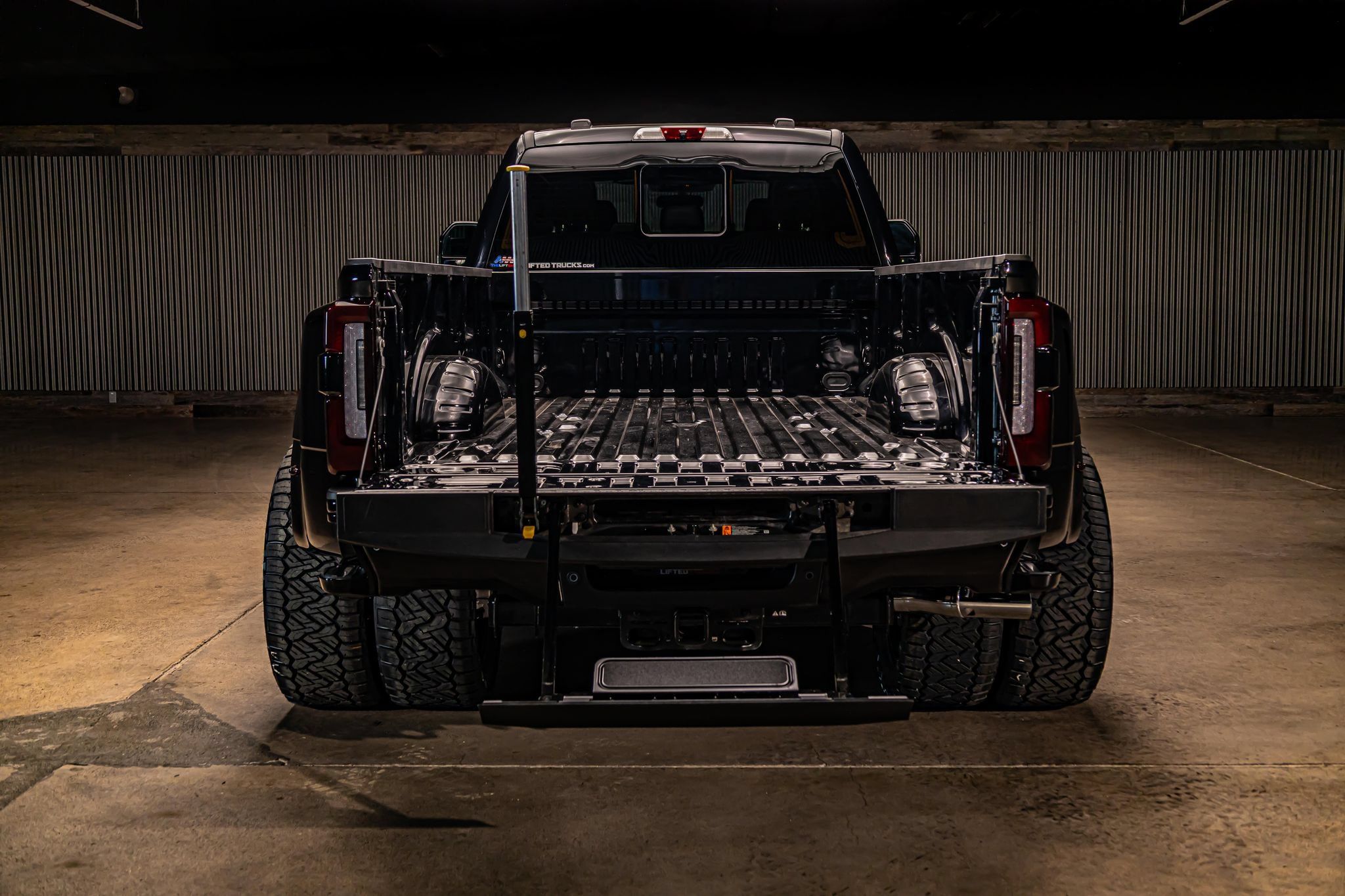 Used 2026 Ford F350 Platinum AWD/4WD image 9