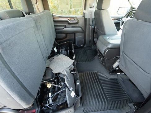 Used 2024 GMC Sierra 1500 SLE w/ Preferred Package image 29