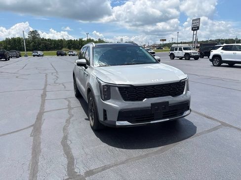 Used 2024 Kia Sorento S w/ Panoramic Sunroof Package FWD image 6