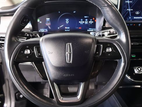 Used 2023 Lincoln Corsair Reserve w/ Equipment Group 201A image 3