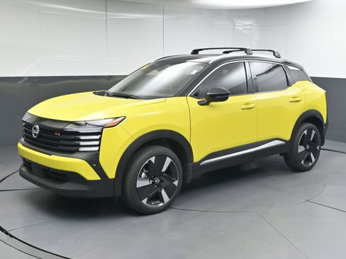 Used 2026 Nissan Kicks SR image 4