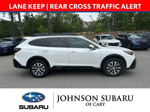 Used 2022 Subaru Outback Premium AWD/4WD image 3
